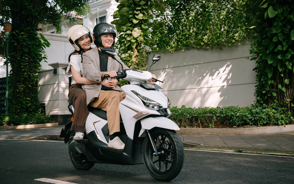 Yadea Velax có đáng mua không? Đánh giá thực tế 2025