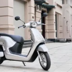 Đánh giá Yadea Osta H+: Xe máy điện dễ dùng nhưng còn điểm cần cải thiện